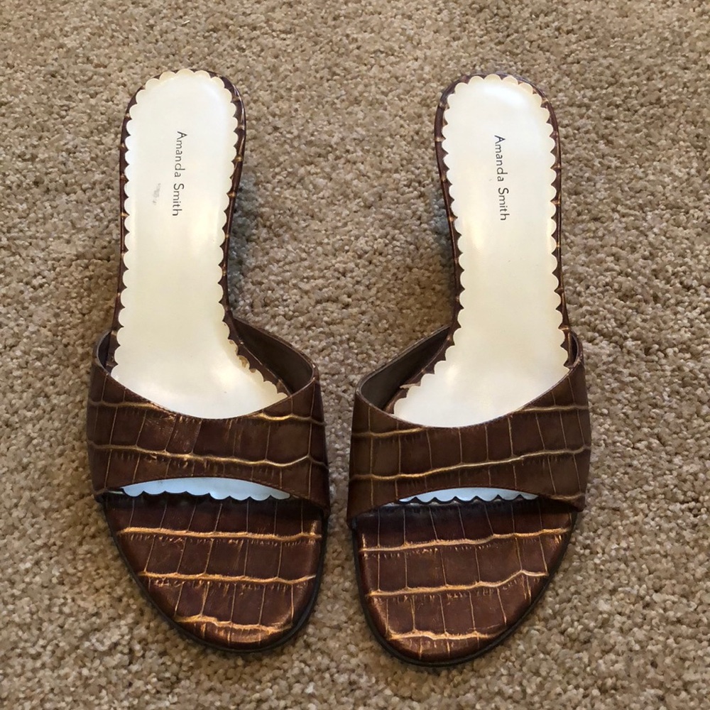 Amanda Smith Brown Short Heel Sandal Size 9.5